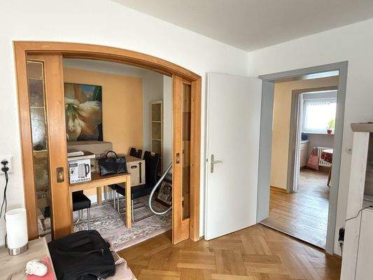 Wohnzimmer mit kleinem Bereich