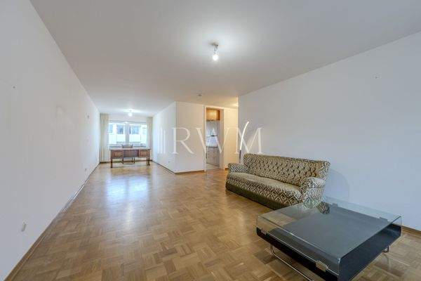 Wohnzimmer mit Essbereich