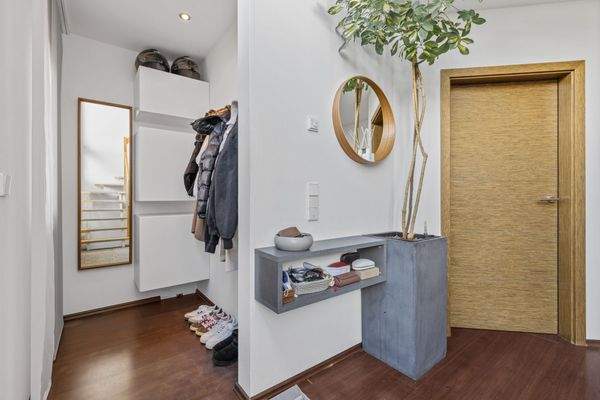 Garderobe und Bürozugang