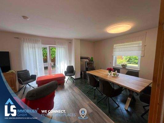 Wohnzimmer mit Esstisch 2
