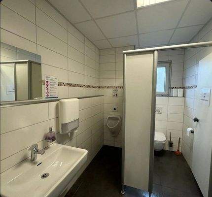 Herrentoilette.jpg