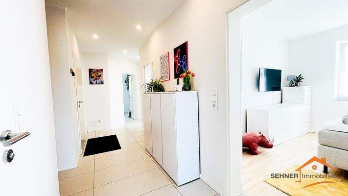 Wohnung im gleichen Haus, sehr ähnl. Ausstattung