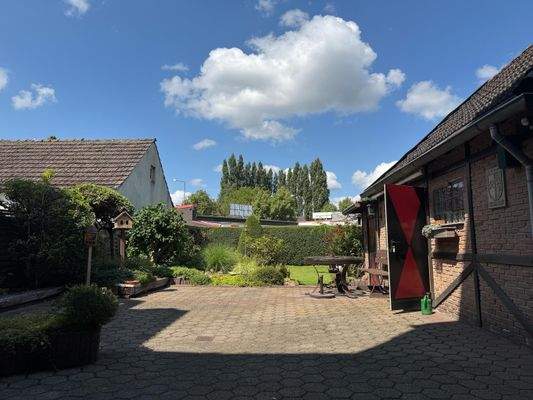 Blick zur Terasse / Garten