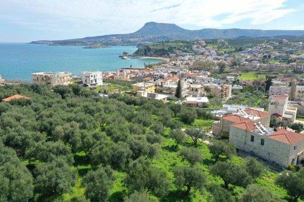 Kreta, Kalyves: Weitläufiges Grundstück mit Meerblick zu verkaufen