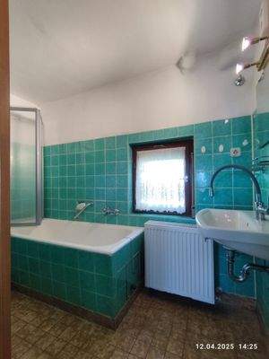 Badezimmer im Erdgeschoss