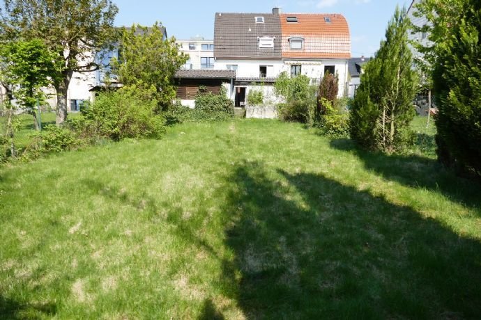 Für Gartenliebhaber - Renovierungsbedürftigte DHH Bonn-Pützchen