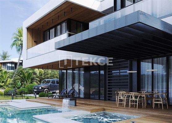 Elegant Detached Villa for Sale in Alanya with Sea and City Views