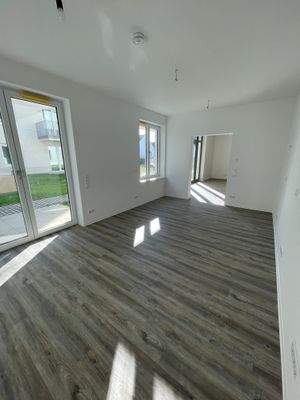 Eingangsbereich mit Blick in die Teeküche