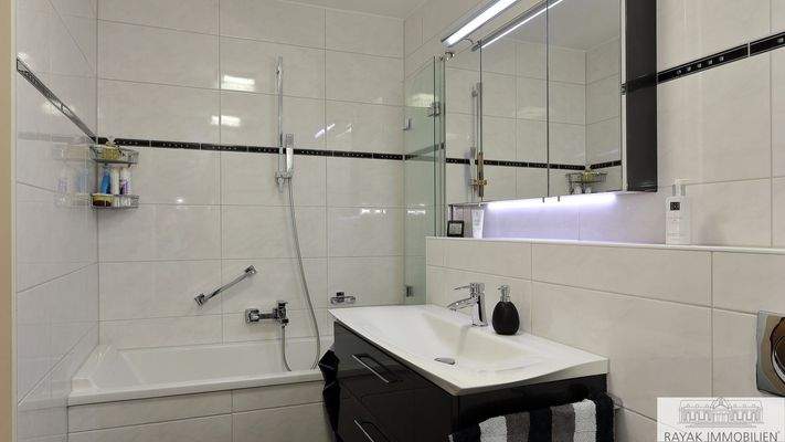 Dusch- und Wannenbad