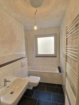 5 Tageslichtbad mit Wanne