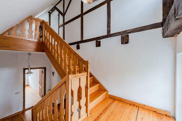  Treppe zum Obergeschoss