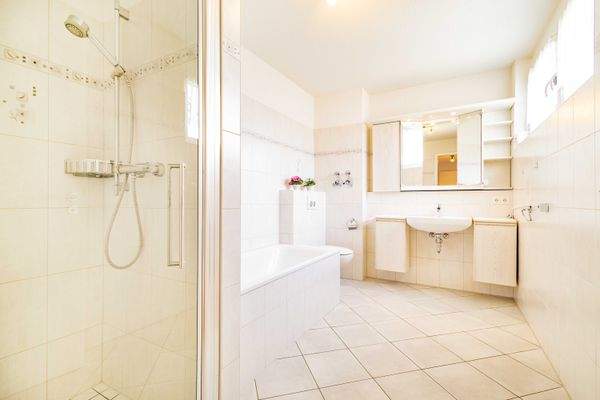 Außenliegendes Badezimmer