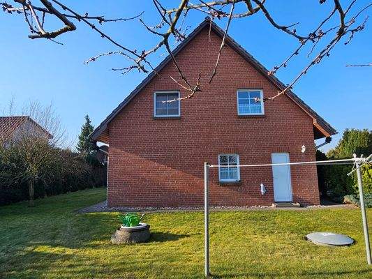 Giebelseite, Gastank u. Zisterne.jpg