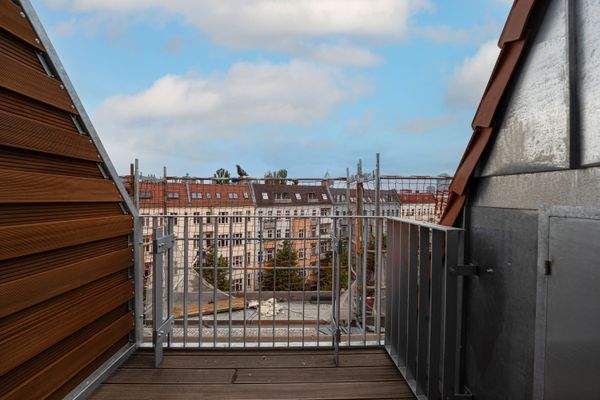 Box 75 Apt 6 (5 of 10).jpg