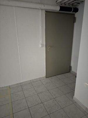 KG Ausgangstüre in den Flur