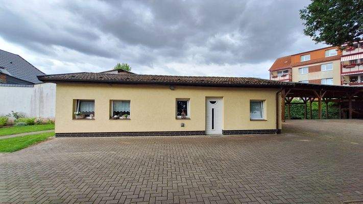 5 Bürogebäude 141044.jpg