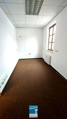 Aufenthaltsraum mit Küchenanschlüsse