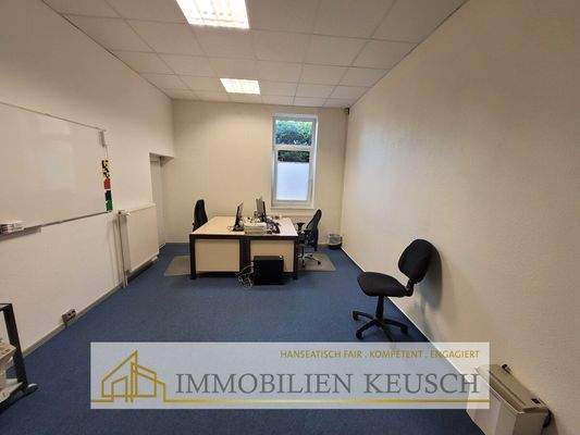 Großes Büro 4 mit Hinterausgang