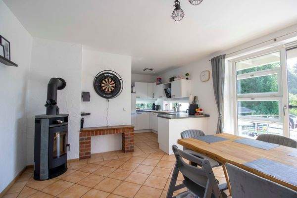 Küche mit Essbereich