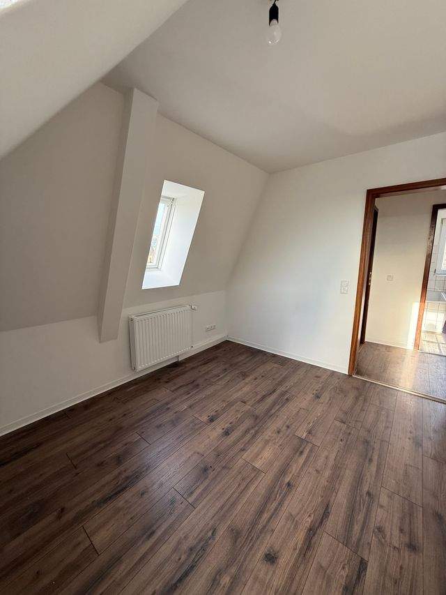 Kleine Renovierte 2Raum Dachgeschosswohnung in Hartenstein ab sofort zu vermieten - Photo 3