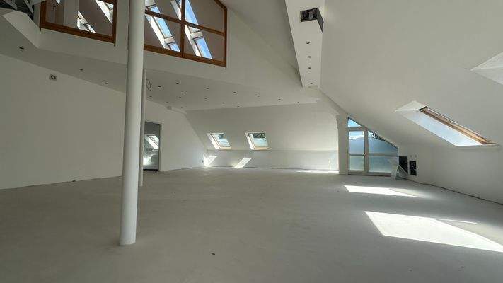 Gewerbeeinheit 5 (Pink)