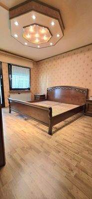 Elternschlafzimmer mit Gartenzugang