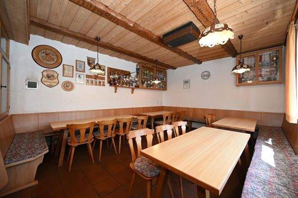 70 Sitzplätze mit Nebenzimmer