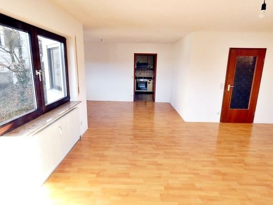 Wohn-Esszimmer B4
