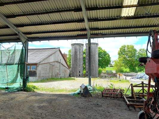 vielseitig nutzbare Halle: 15 x 30 Meter