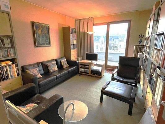 VH 2, 2. OG: Wohnraum mit Terrassenbalkon