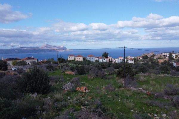 Kreta, Kokkino Chorio: Landschaftlich reizvolles Grundstück mit Meerblick zu verkaufen
