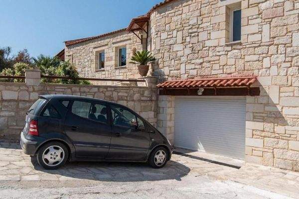 Kreta, Agia Marina: Luxuriöse Steinvilla mit Meer- und Sonnenuntergangsblick zu verkaufen