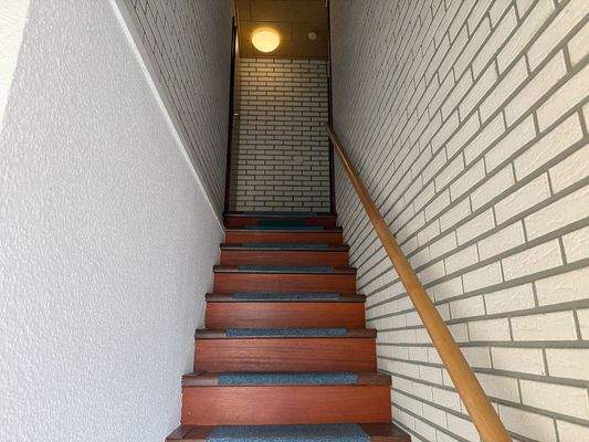 Treppe ins Obergeschoss