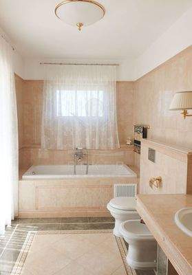 Luxuriöses Badezimmer