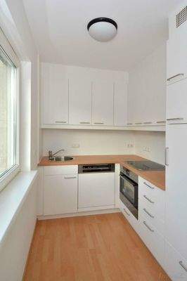 Kuechenbereich moebliert