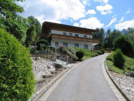 Grundstücksauffahrt 