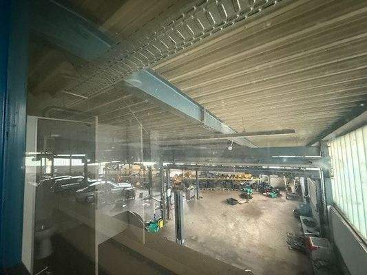 Ansicht  Pausenraum in die Halle