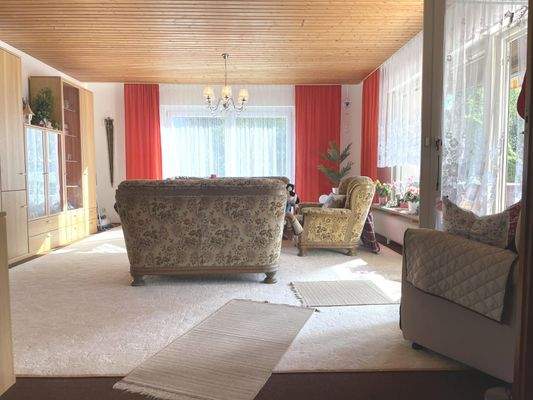 Blick ins Wohnzimmer