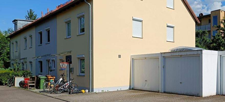 Reihenhaus mit Garage