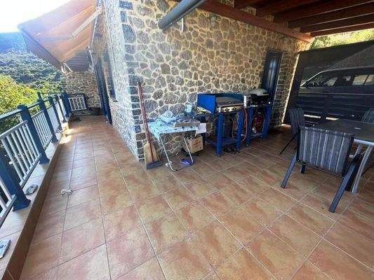 Südostkreta, Stavrochori: Schönes Steinhaus mit Berg- und Meerblick zu verkaufen