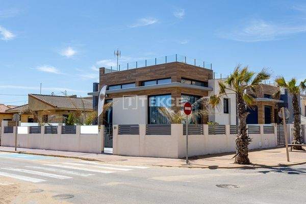 Roomy Detached Villa Near the Beach in Torrevieja Alicante