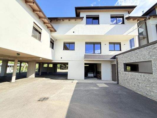 Stellplätze UG & Fahrradraum