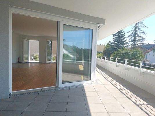 Terrasse mündet in den Balkon