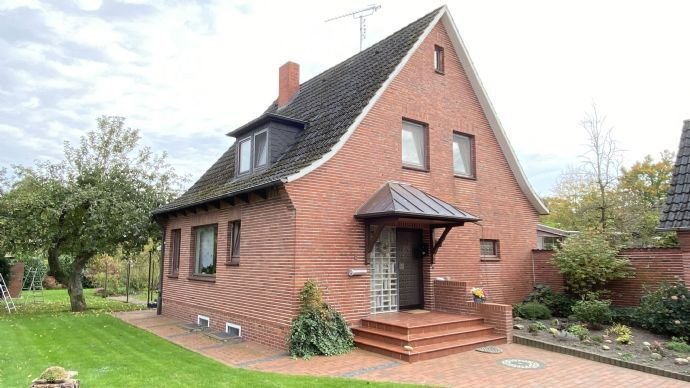 Provisionsfrei - EFH mit Garten, Gartenhäusern, Carport u. Werkstatt