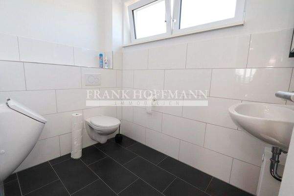 V8828 Bürogebäude Sanitär 2