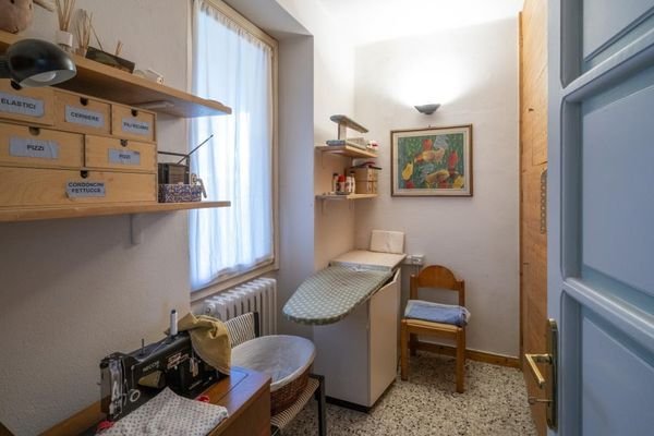 Bügeln (ironing room)
