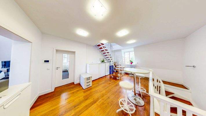 Grunderzeitvilla-in-Wurzburg-wohnen-oder-arbeiten-06122025_154519