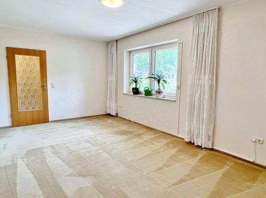 Untergeschoss: 1 Zimmer-Apartment links