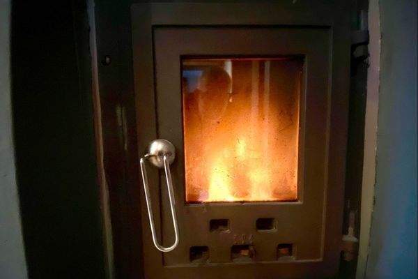 Erdgeschoss: Diele Kachelofen