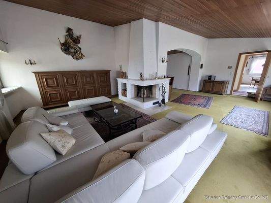 Wohnbereich mit offenem Kamin
